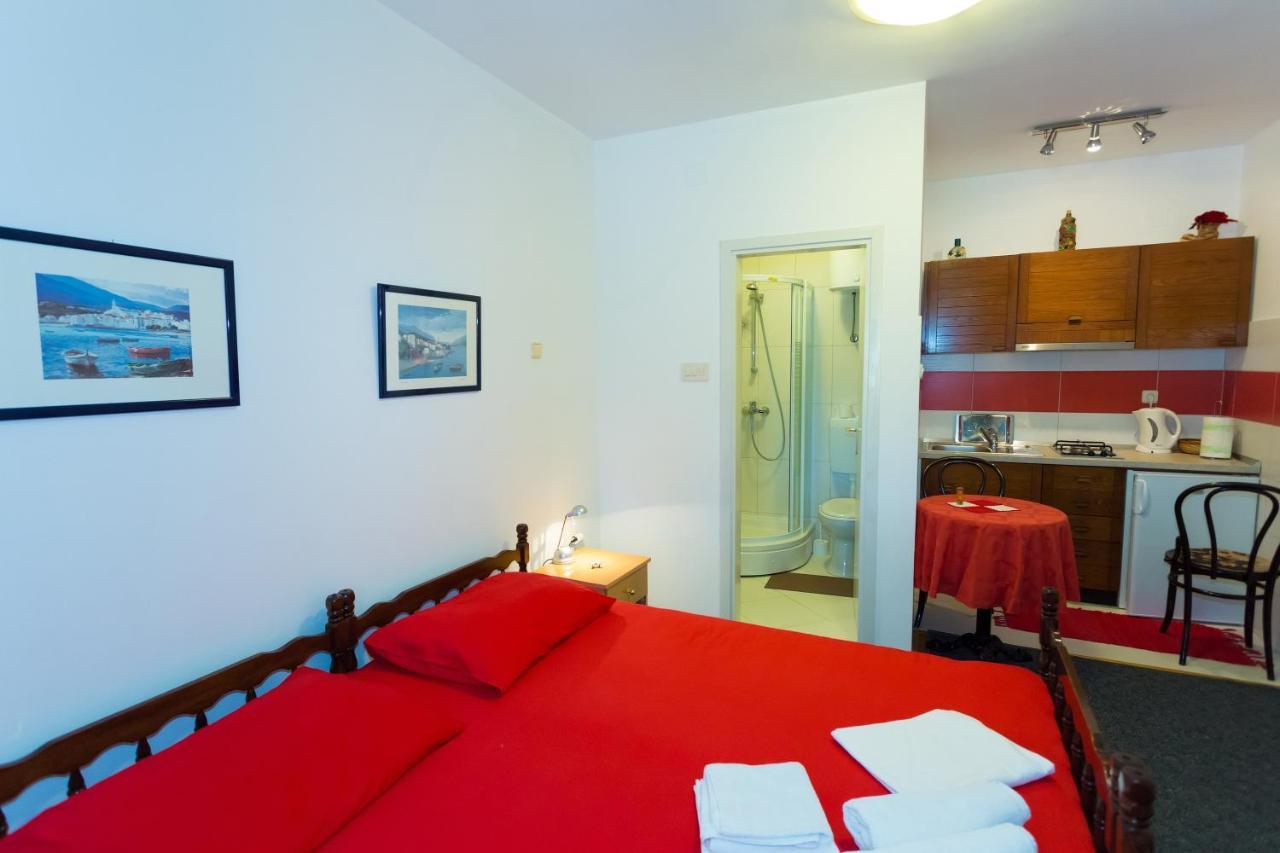 Studio Apartment Boksic 믈리니 외부 사진