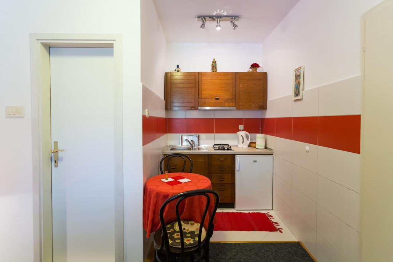 Studio Apartment Boksic 믈리니 외부 사진